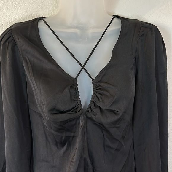 ASTR THE LABEL  Black Keyhole Cutout Top Size X-small NWT - Picture 8 of 13